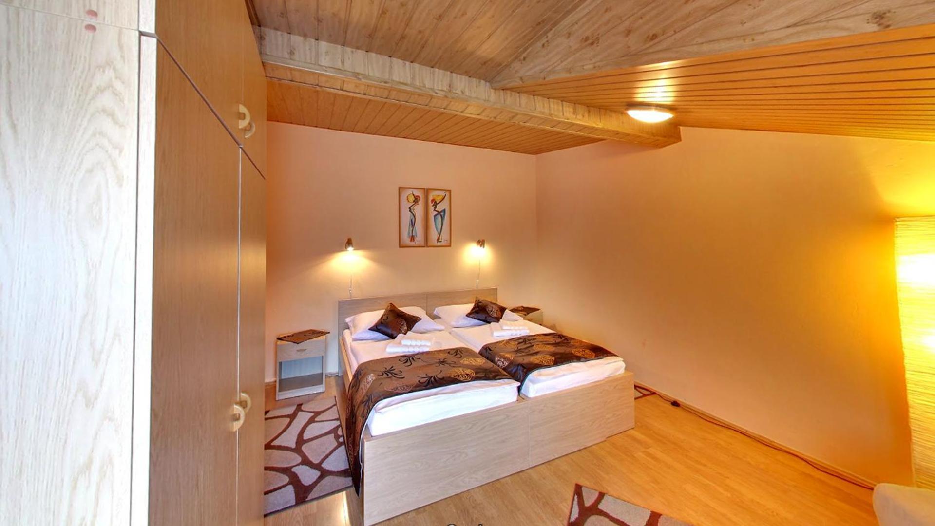 Penzion Siesta Vráble Exteriör bild