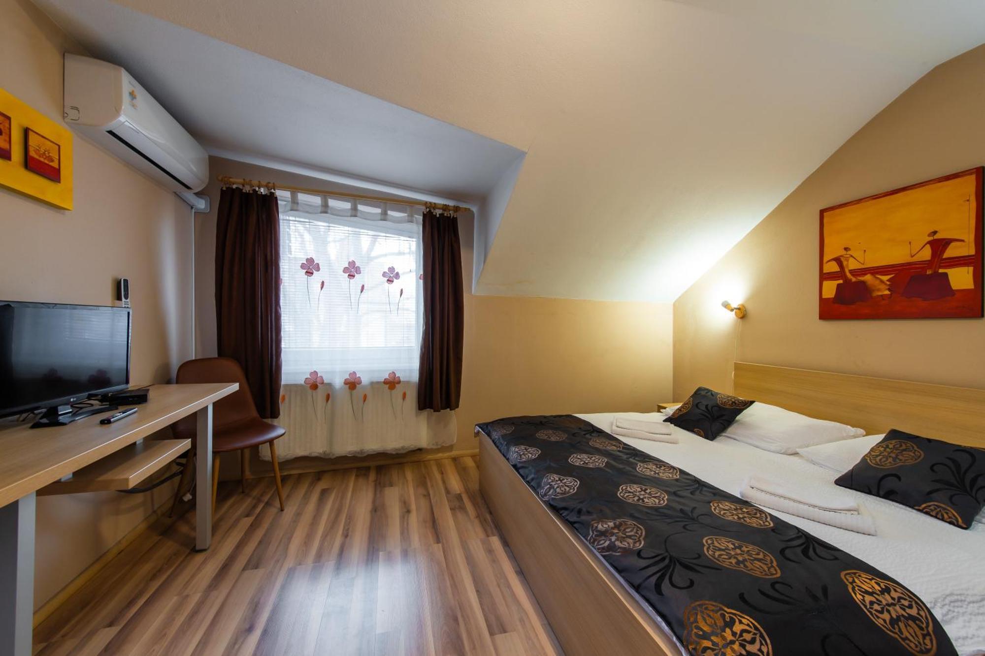 Penzion Siesta Vráble Exteriör bild