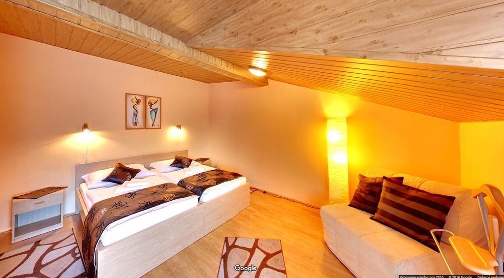 Penzion Siesta Vráble Exteriör bild
